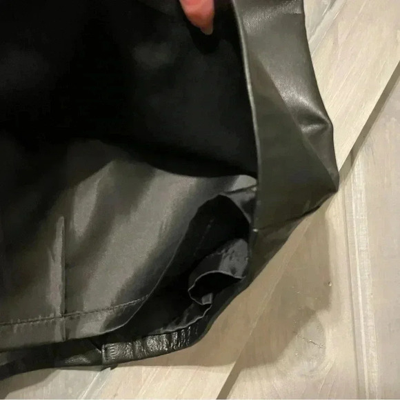 Jaclyn Smith Black Leather Skirt with Side Zipper Women's Size Medium - Picture 5 of 10